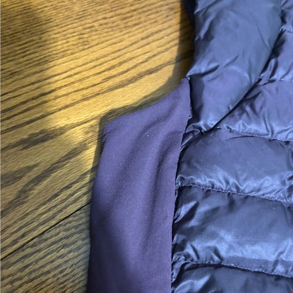 Lululemon 🍋Women's Puffer Vest in Black - Picture 4 of 7